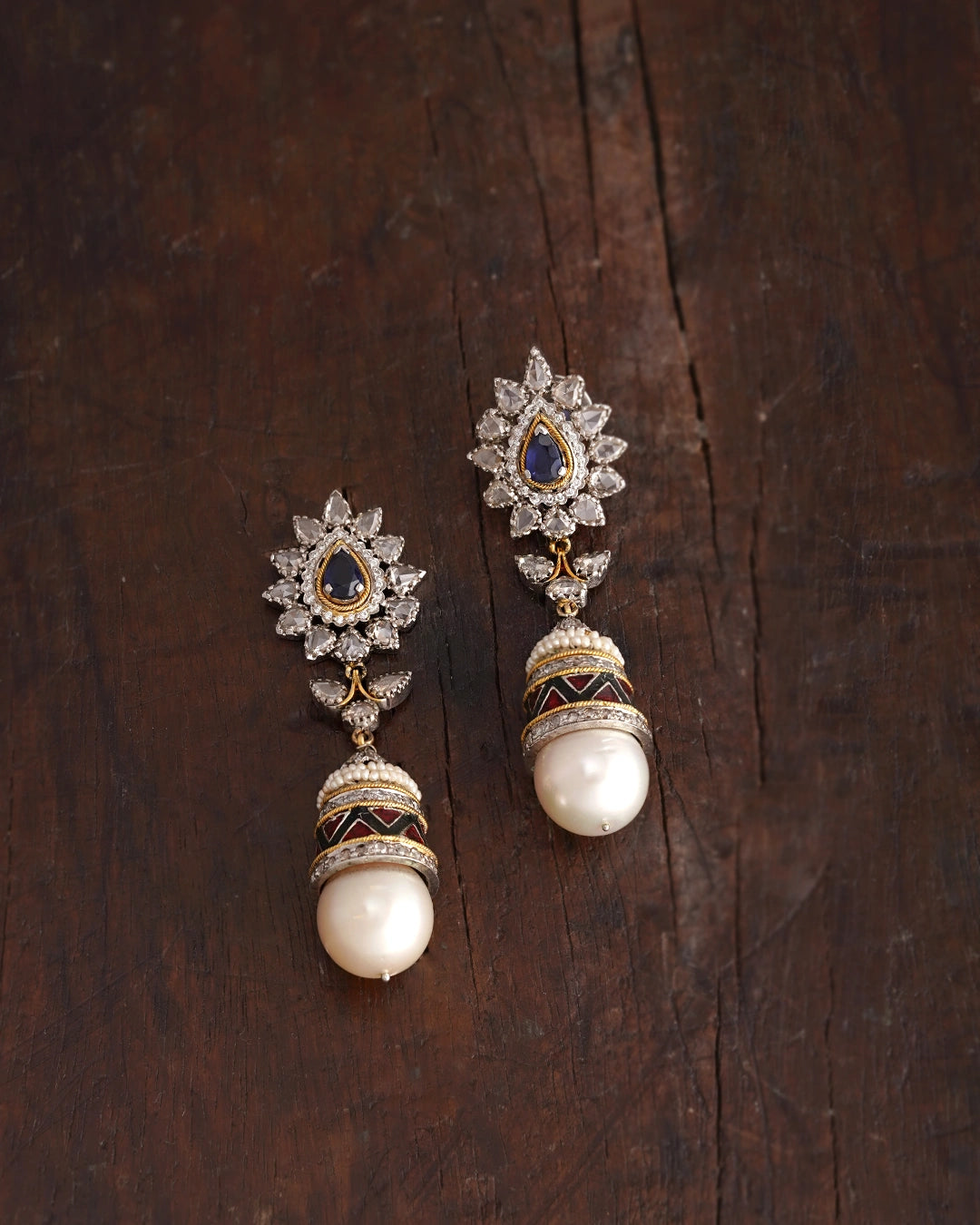 Naina Pearl Earrings
