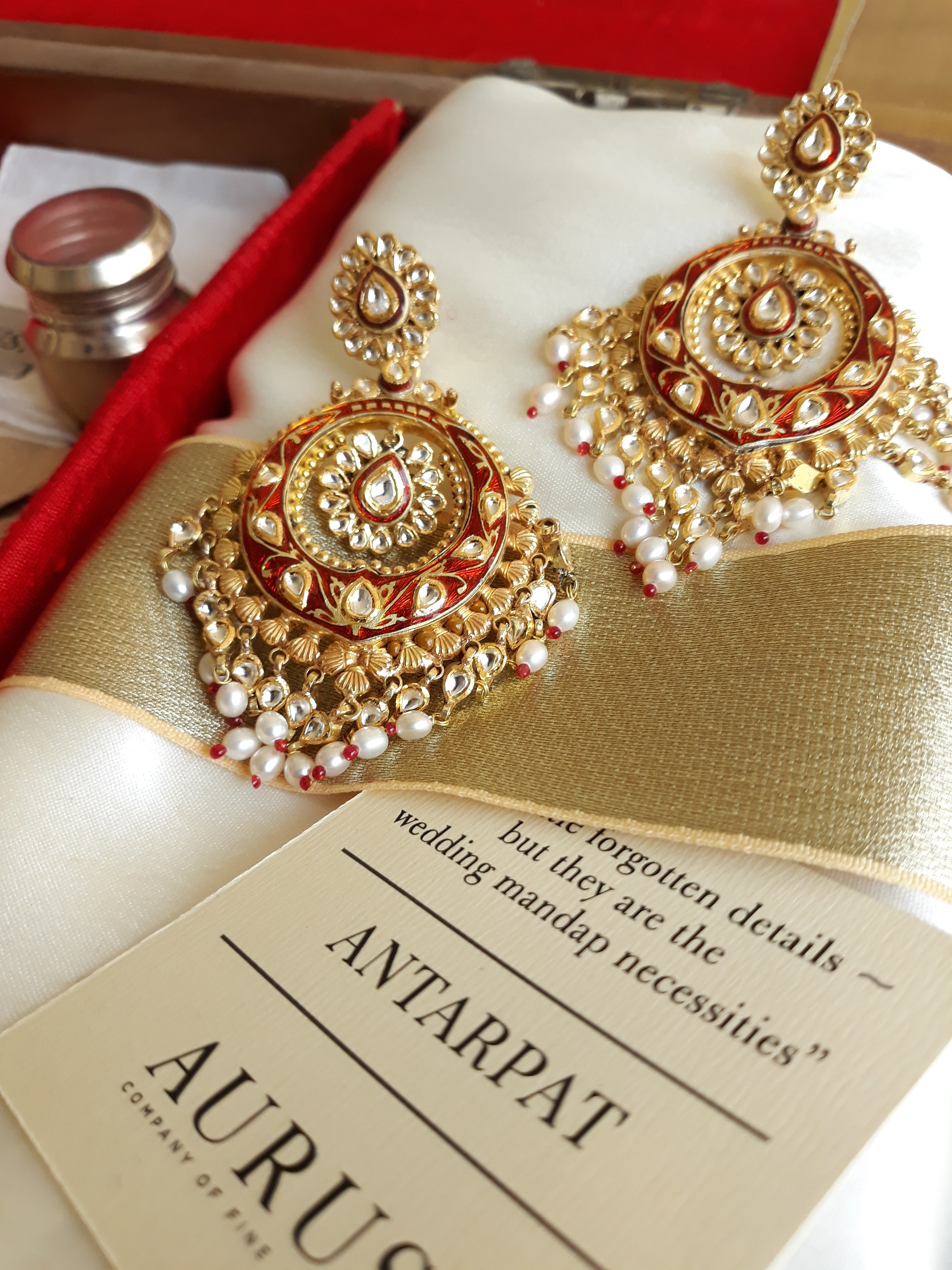 A bespoke bridal jewellery commission designed by Aurus for Shaivali's mehendi, sangeet, and wedding celebrations. 