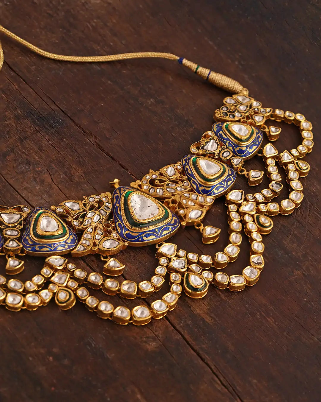 Crimson top gold jewelry