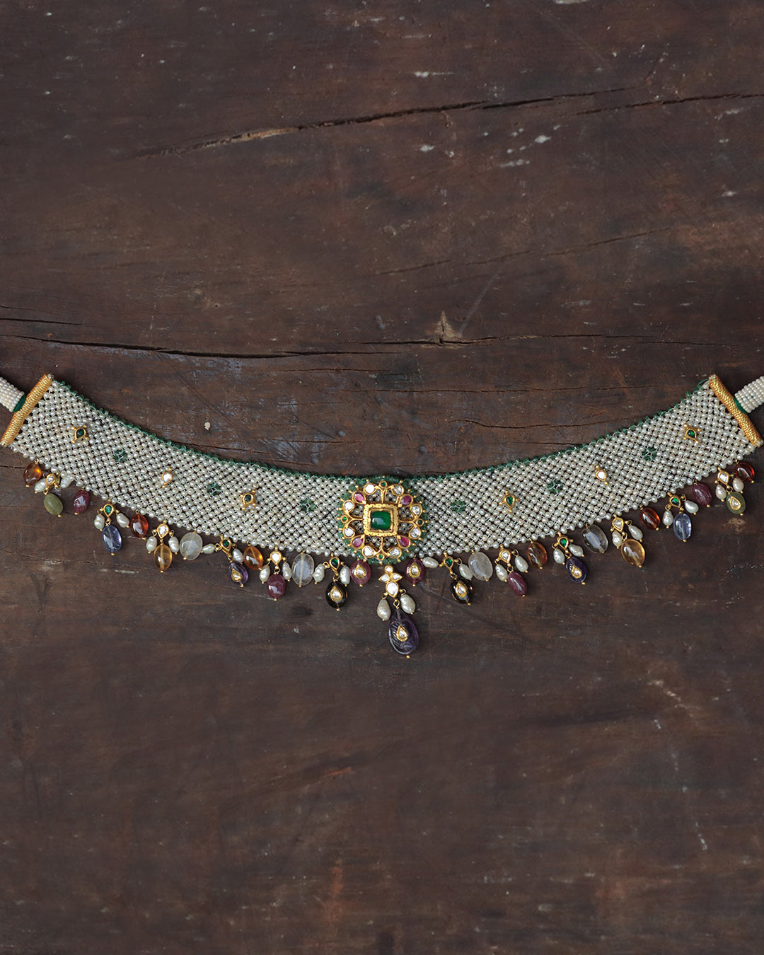 Aarunya Choker