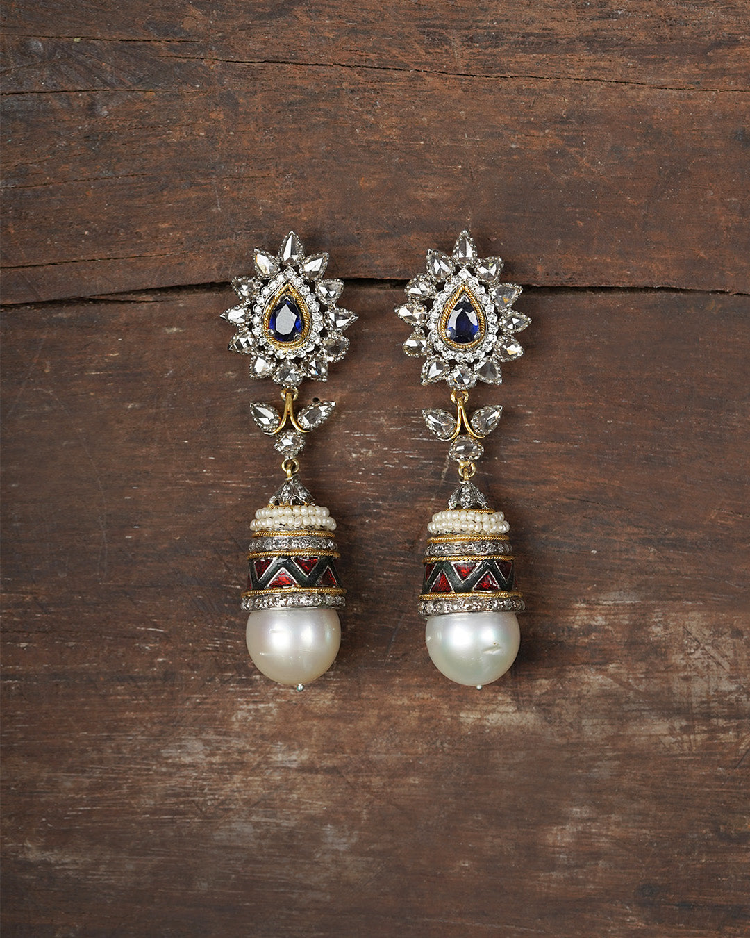 Naina Pearl Earrings